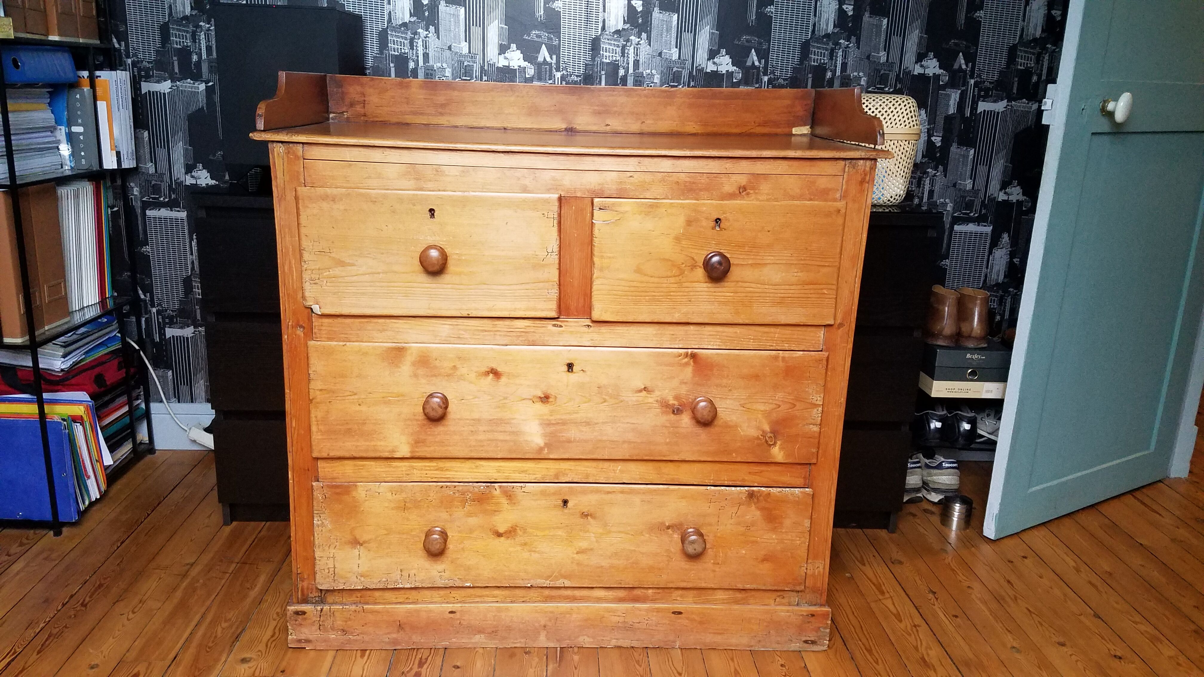 English chest of drawers nineteenth in pine
