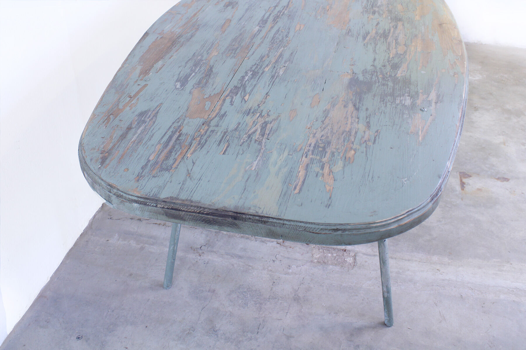 Oval table