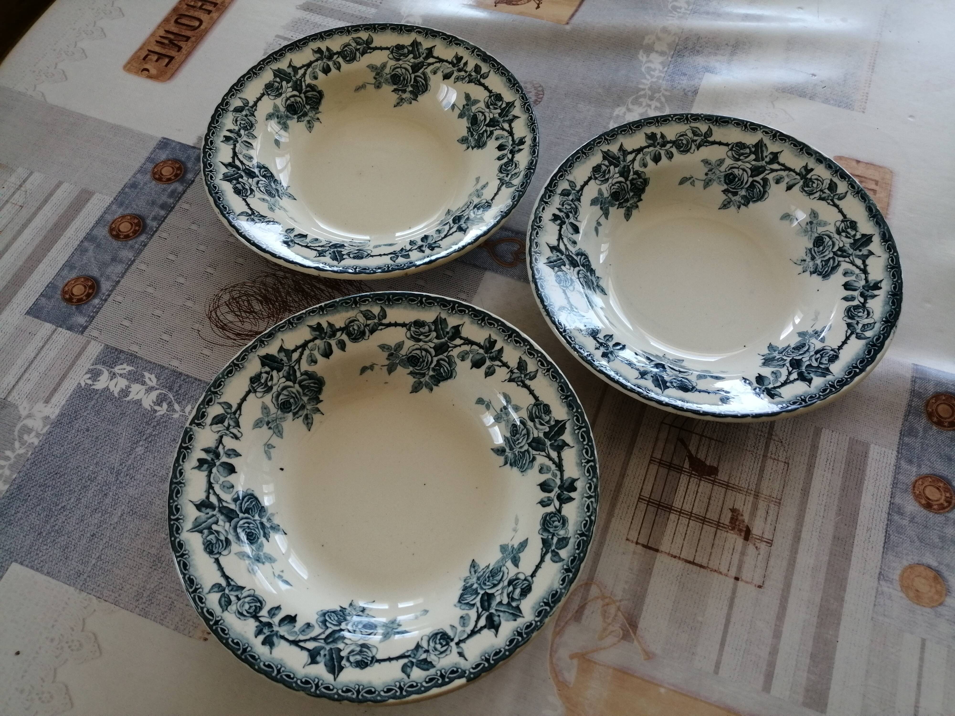 Hollow plates pink pattern, iron earth