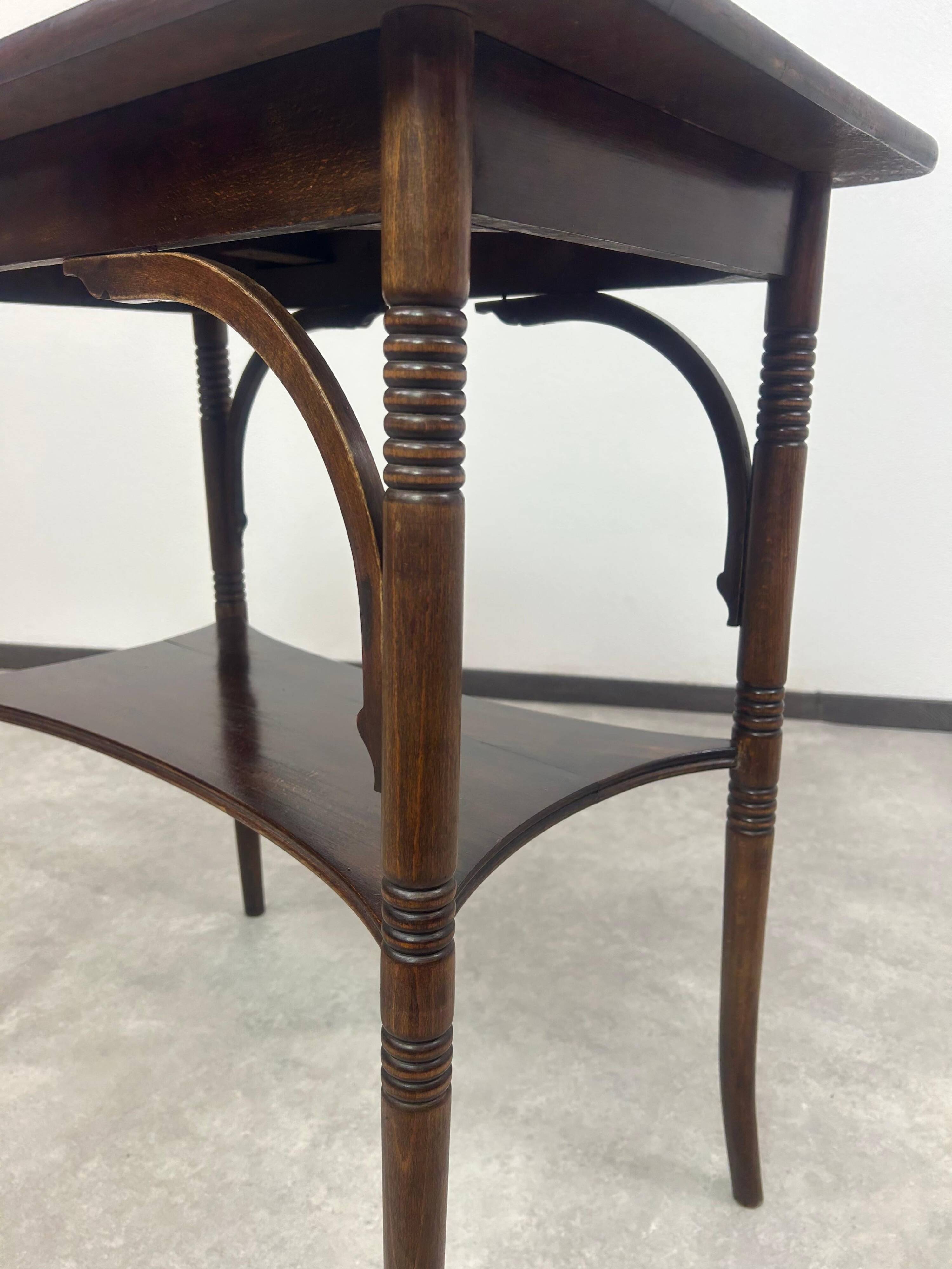 Occasional table Jugendstil no.31 by Thonet