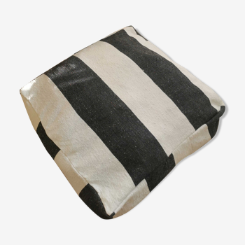 Housse de pouf berbère à rayures noires et blanches