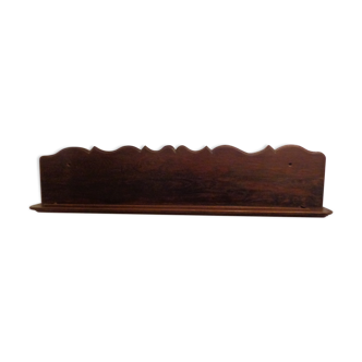 Wall shelf with plates