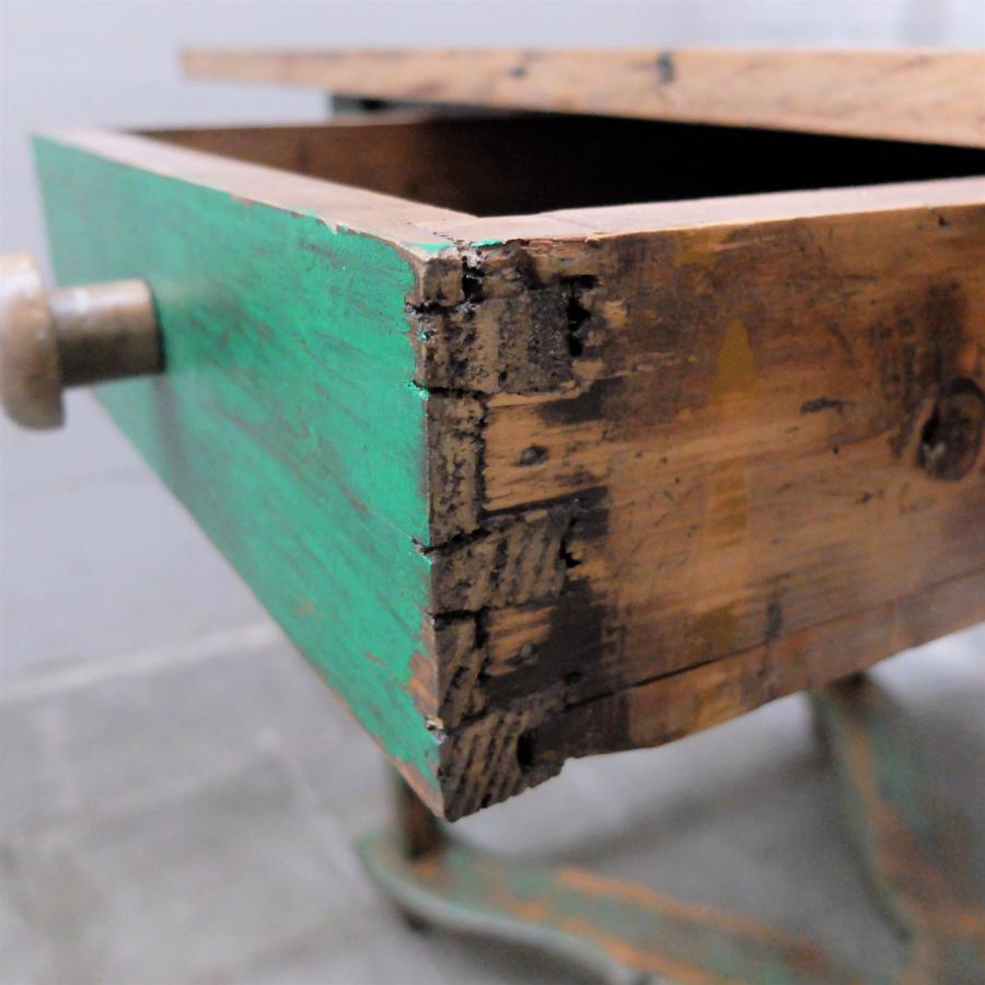 Table dining room vintage