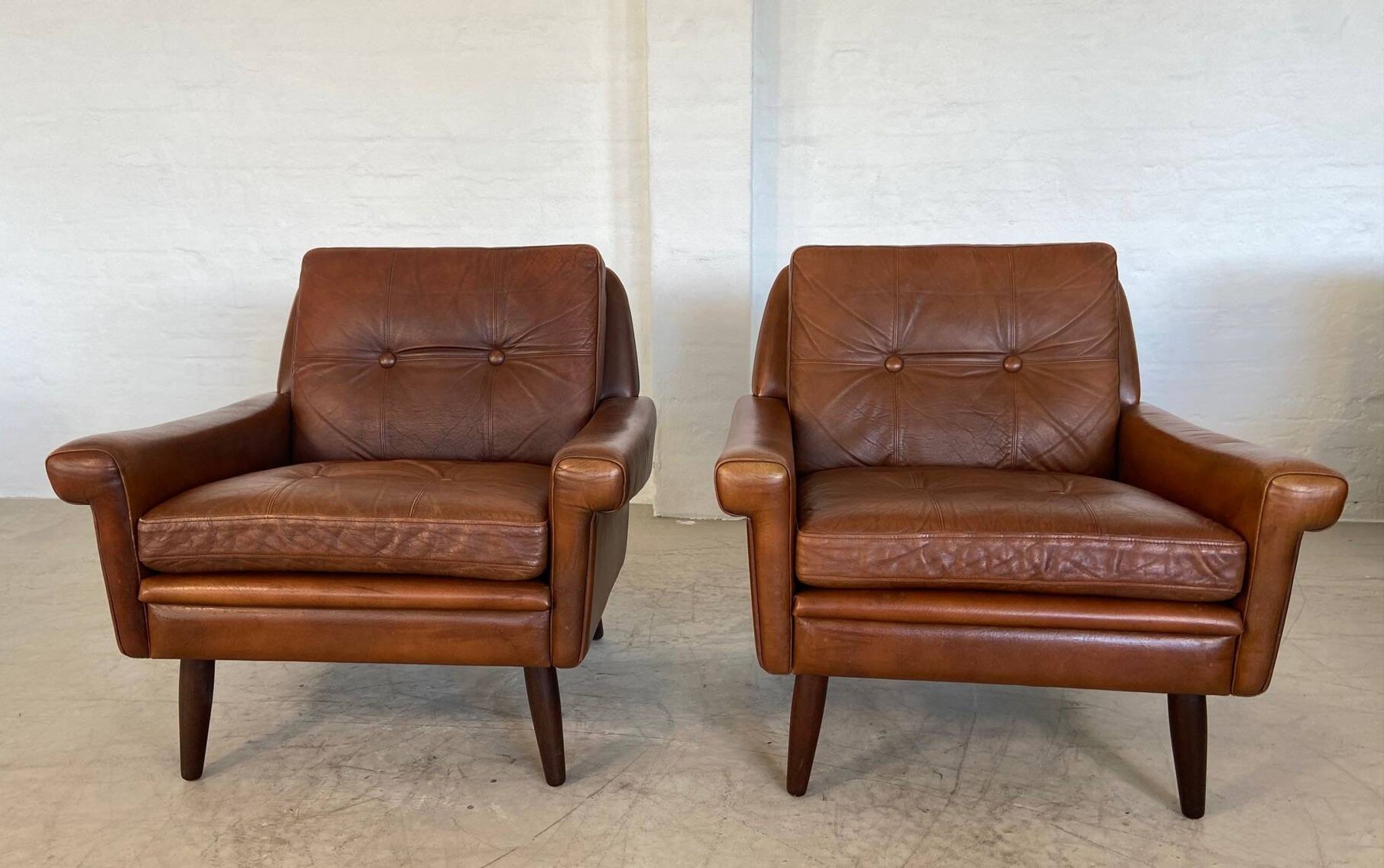 Vintage retro danish mid-century svend skipper club chairs in cognac leathe