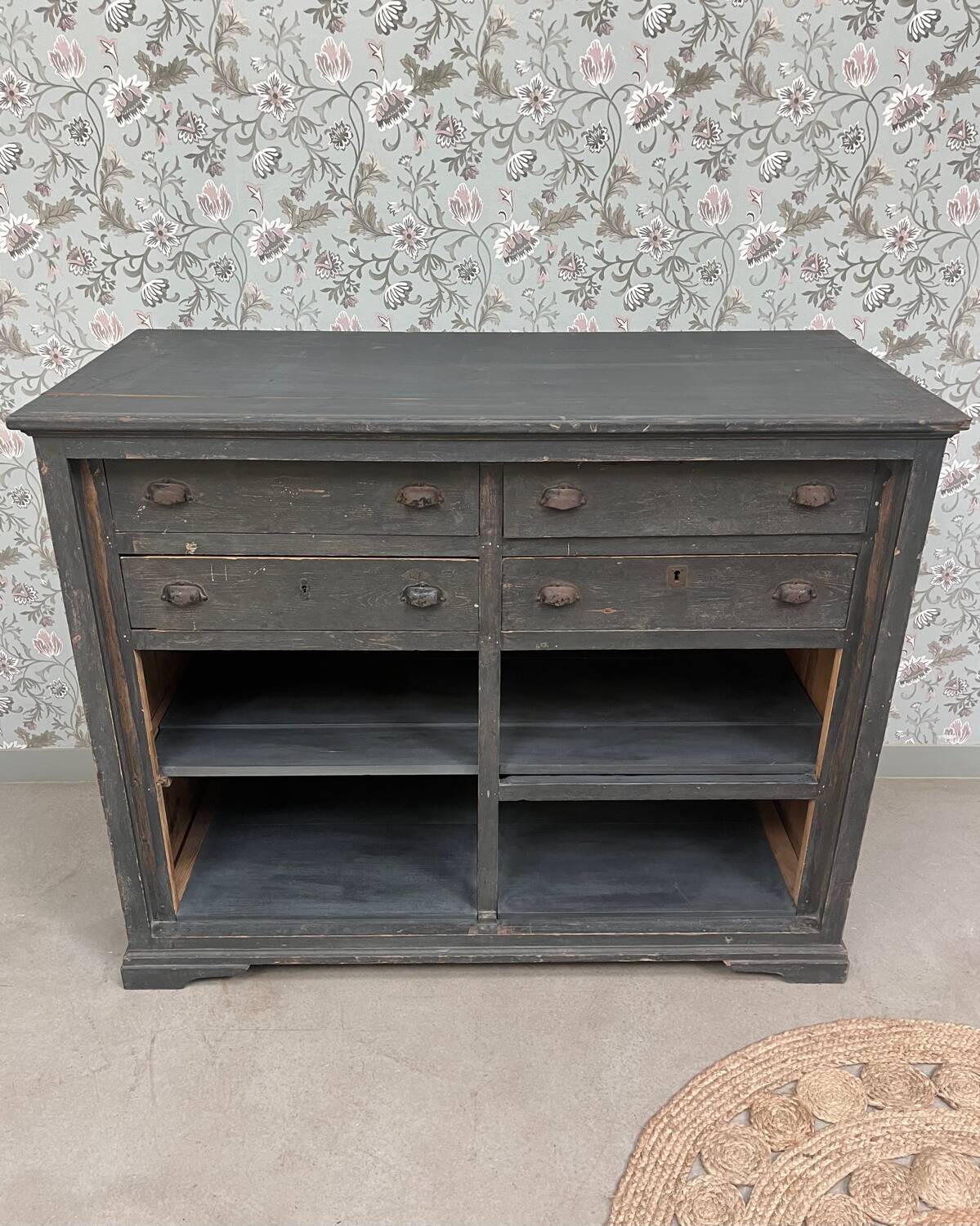 Patinated workshop furniture