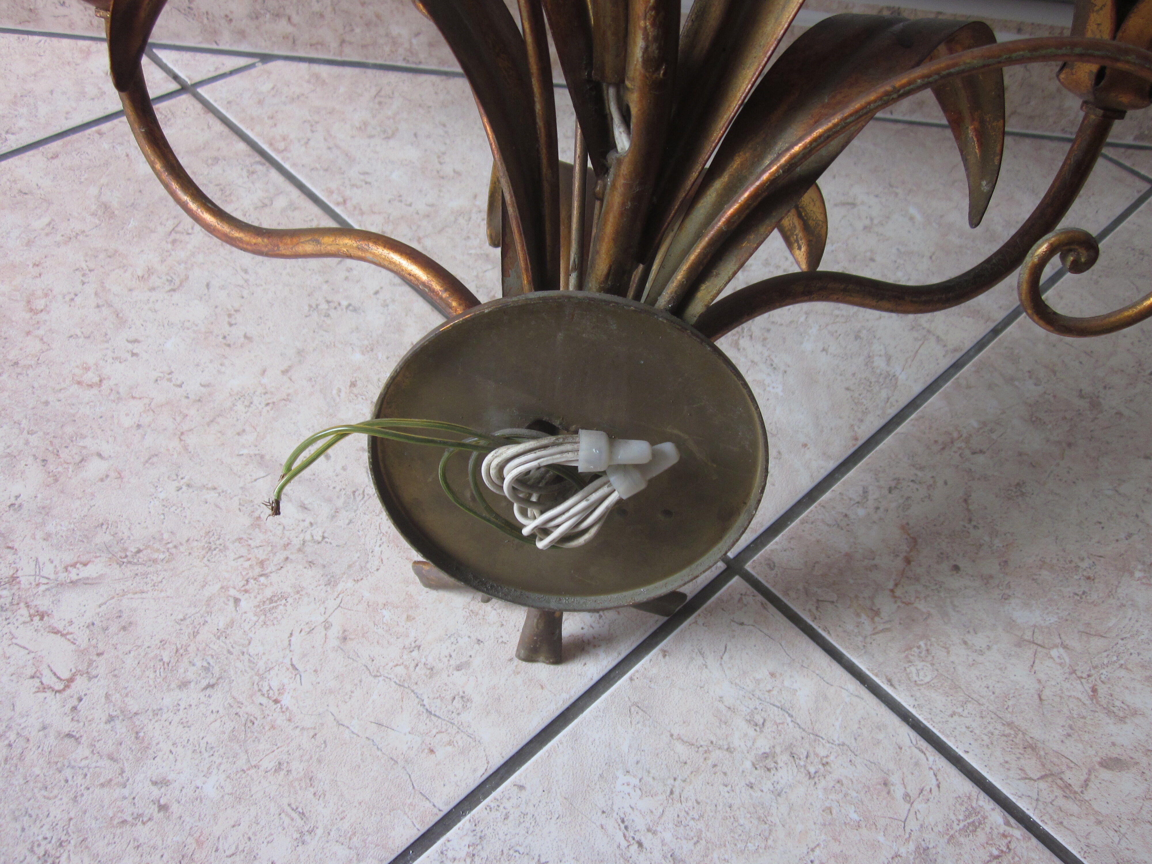 Sconce in gilded metal