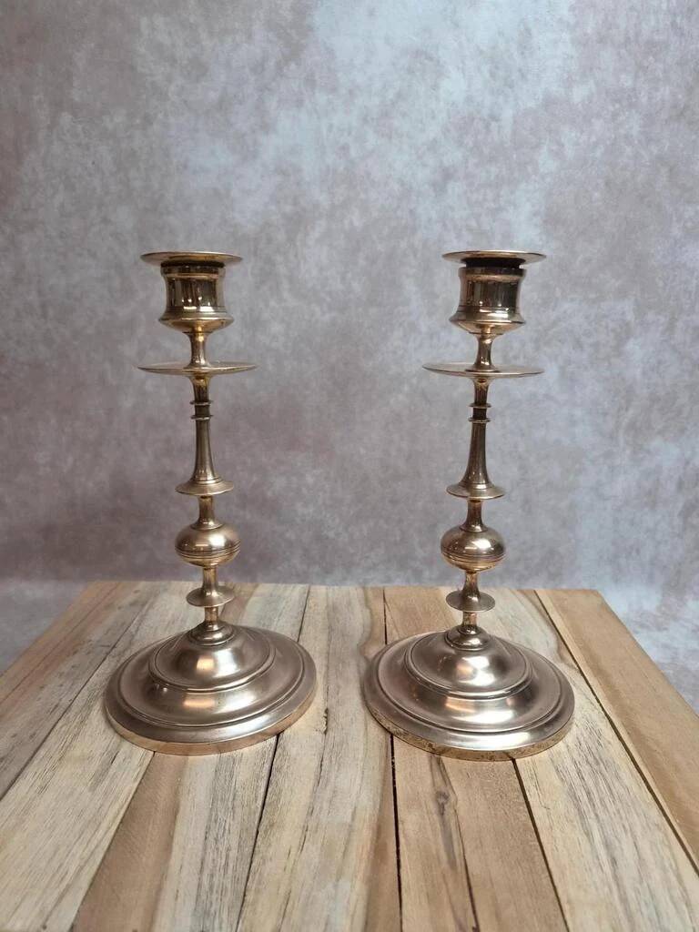 Pair of antique brass candlesticks – Classic and timeless elegance