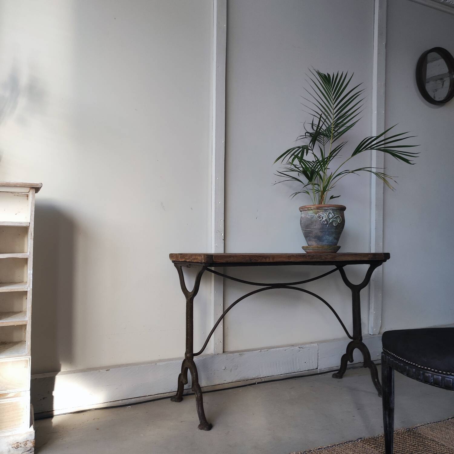 Bistro table/wooden top with cast iron legs