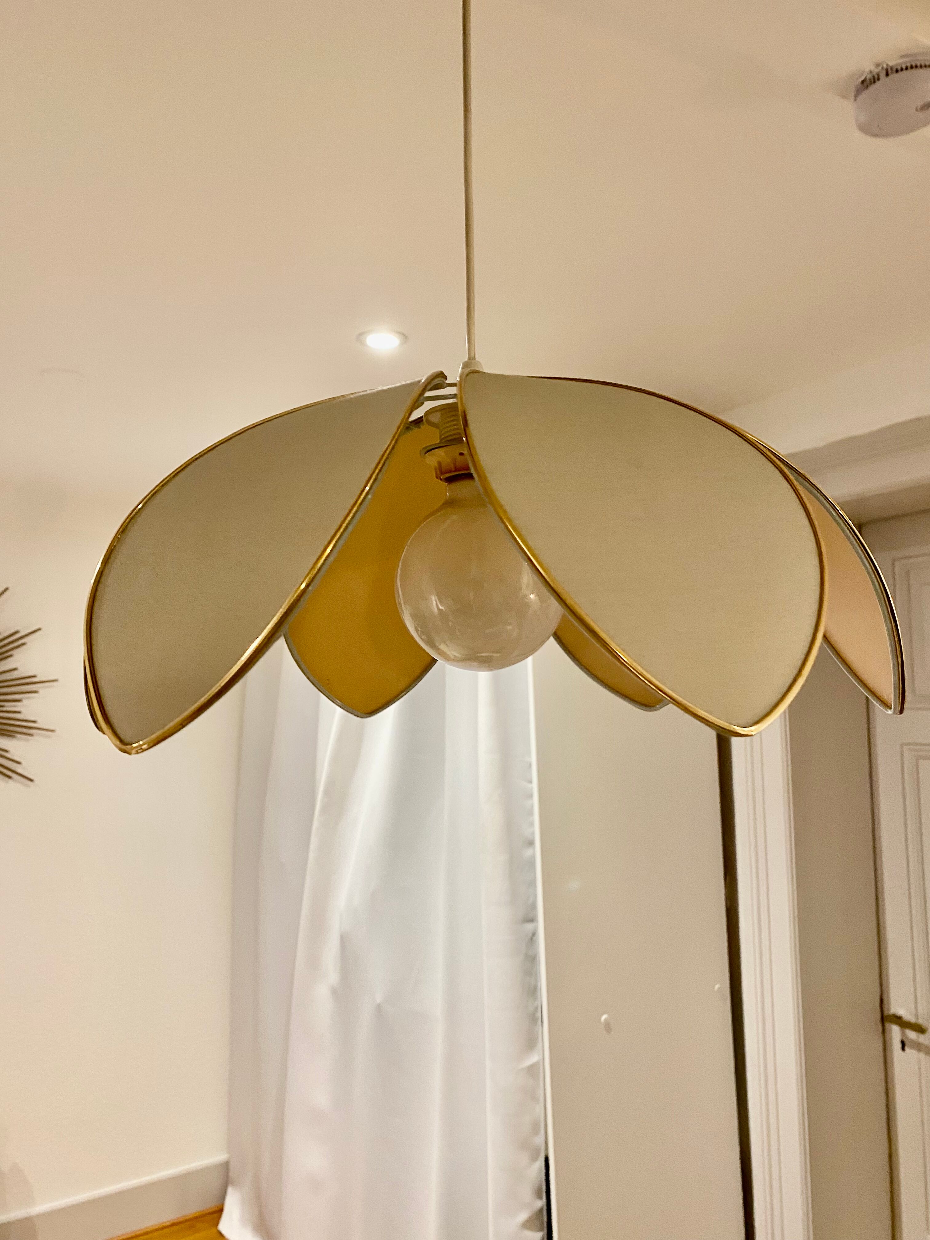 Vintage flower petal suspension