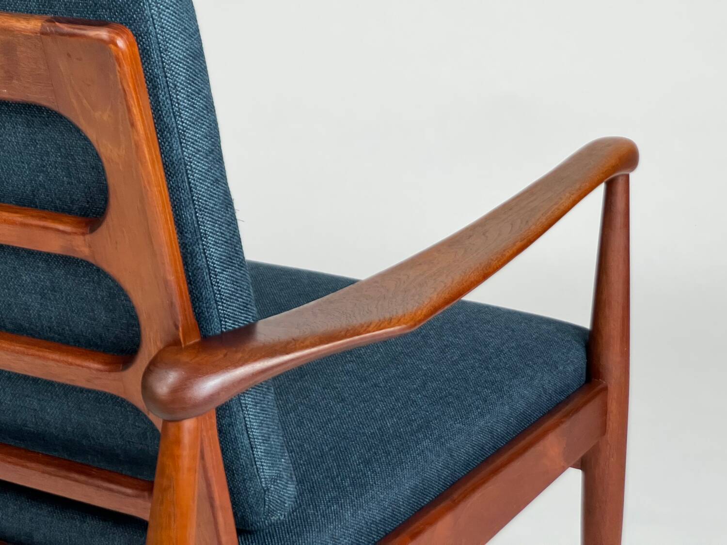 Fauteuil en teck, années 60