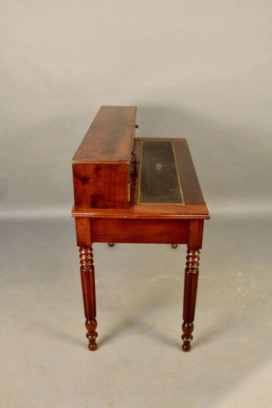 Bureau à gradins en acajou XIXème