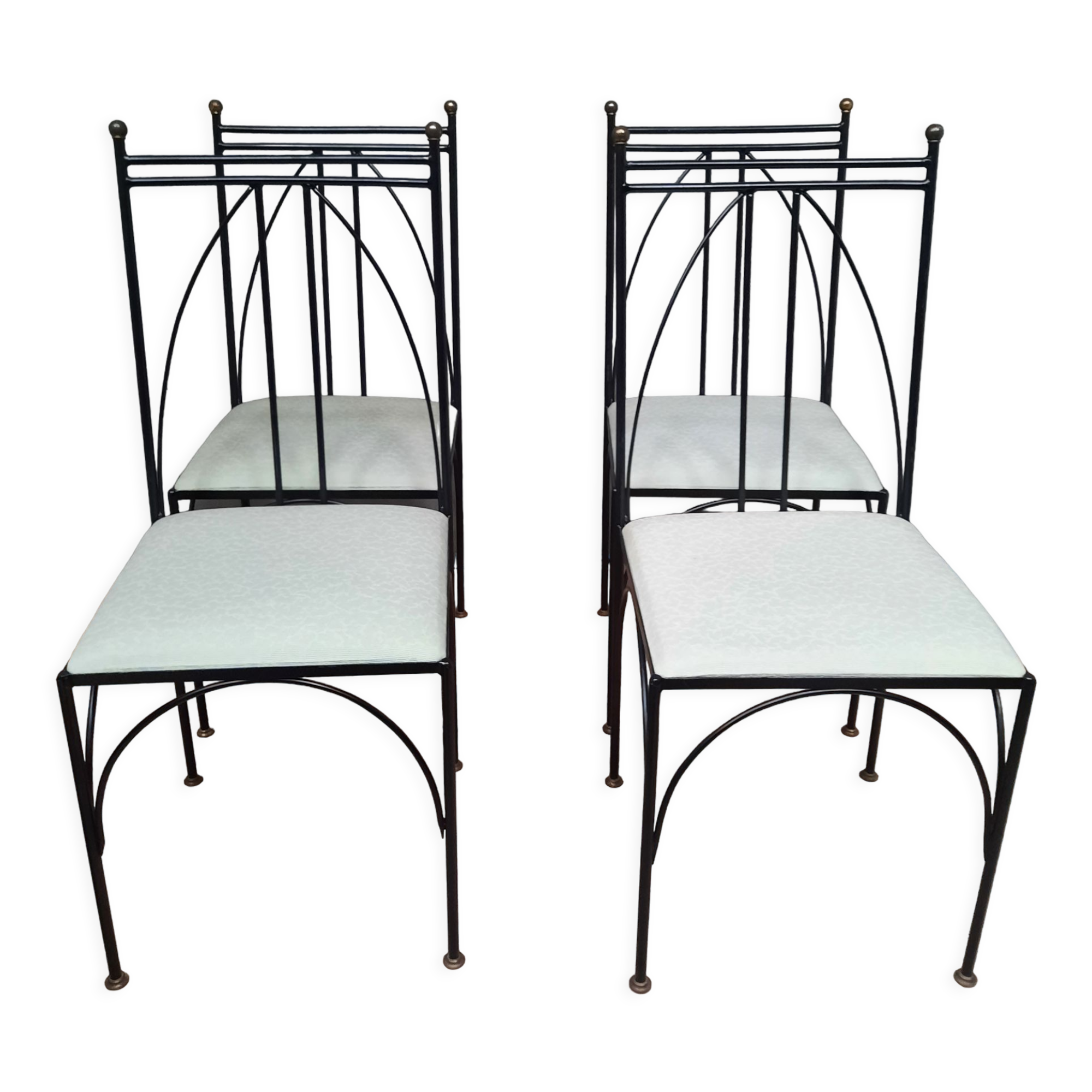 Serie de 4 chaises en métal noir