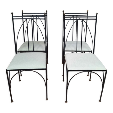 Serie de 4 chaises en métal noir