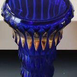 Walther Glas Design Vase, Graphic shape with golden flamed tips. Blown art glass, cobalt blue. Height 25 cm