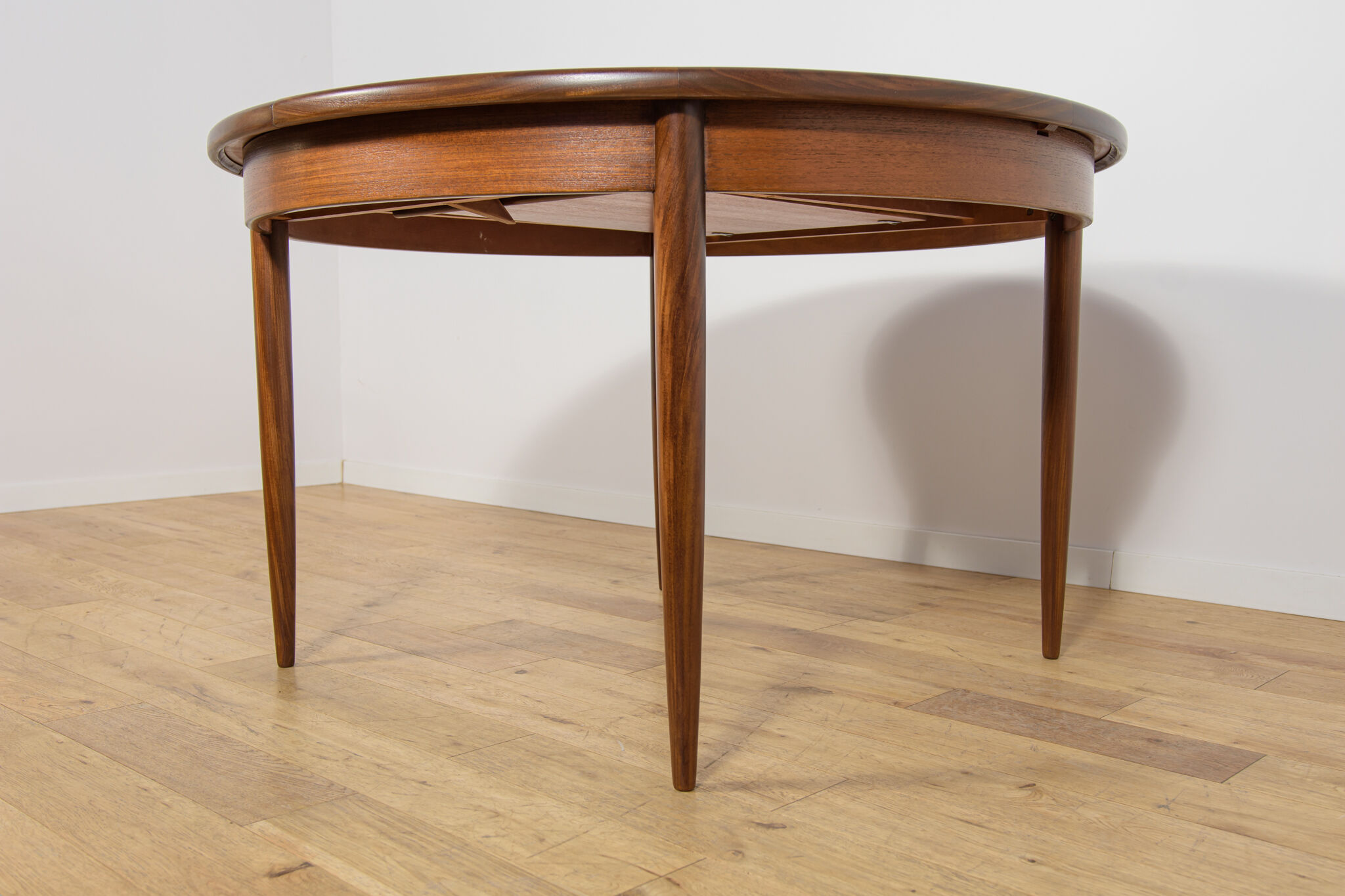 Mid-Century Round Teak Extending Dining Table from G-Plan, United Kingdom, 1960s