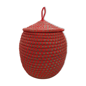 Panier tressé à chapeau