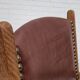 Années 1950, design danois, fauteuil retapissé, cuir marron naturel, bois de chêne.