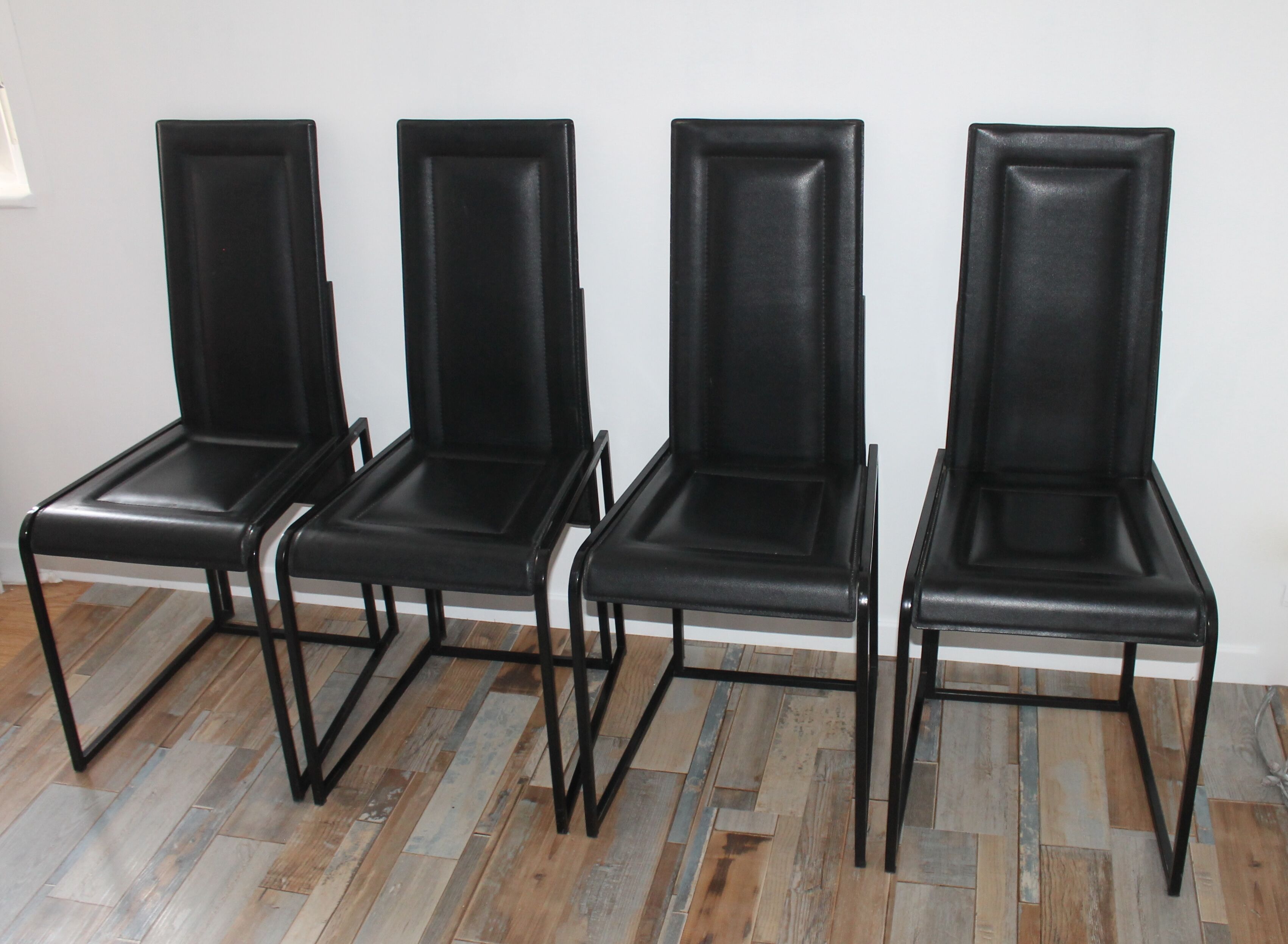 Lot de 4 chaises vintage cuir piqure sellier