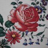 Assiettes plates avec motif floral