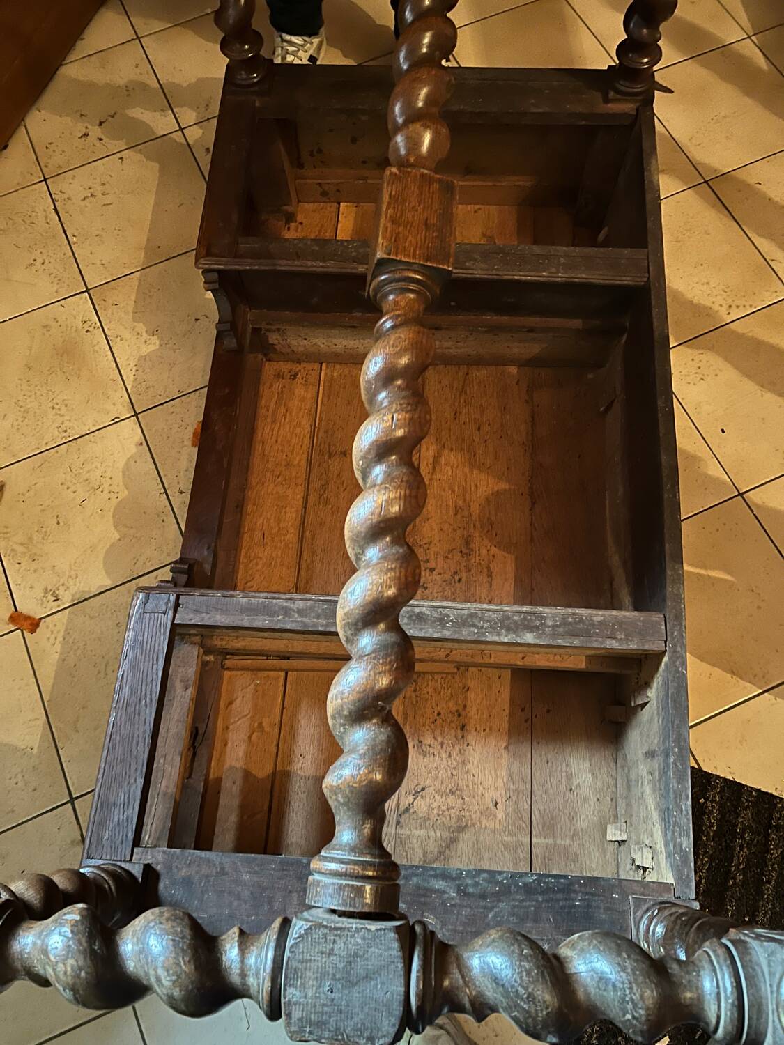 Desk with tiered secret drawer in solid oak Louis XIII