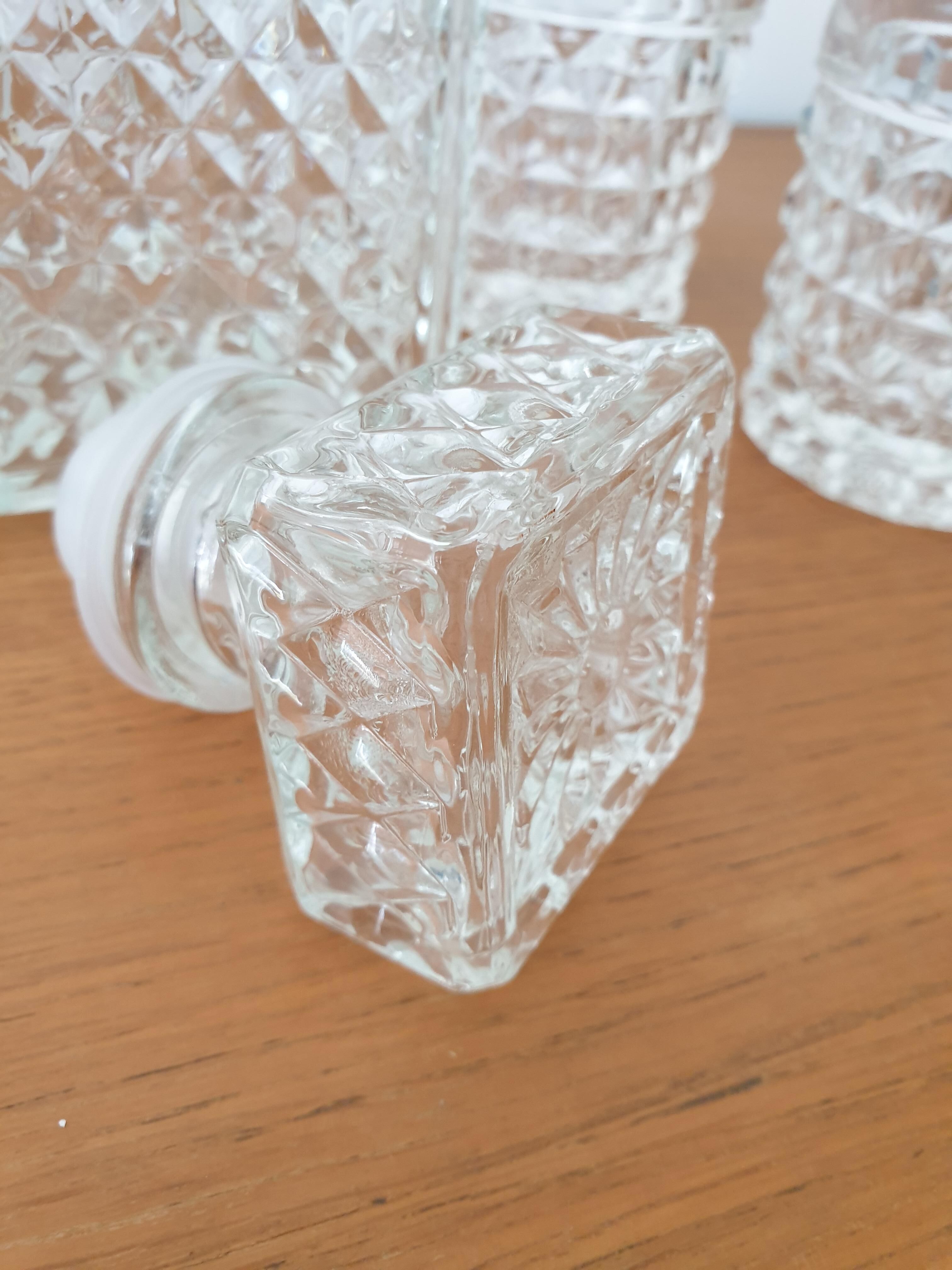 Whisky carafe and its 2 glasses