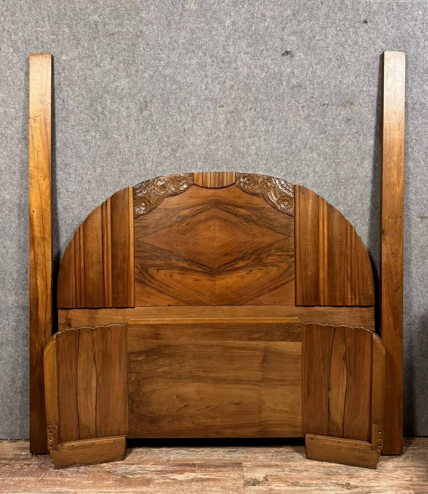 Art Deco fan in walnut – Decorated with stylised flowers