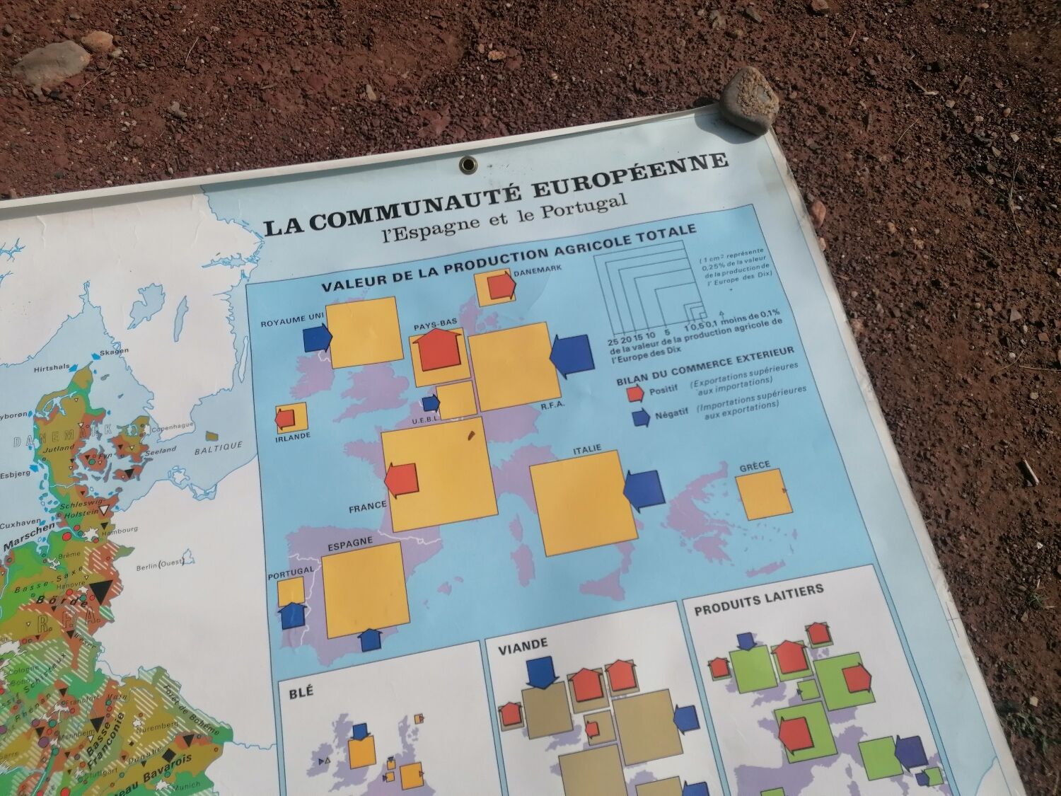 Old big map Hatier: The European community. 154 x 115 cm.