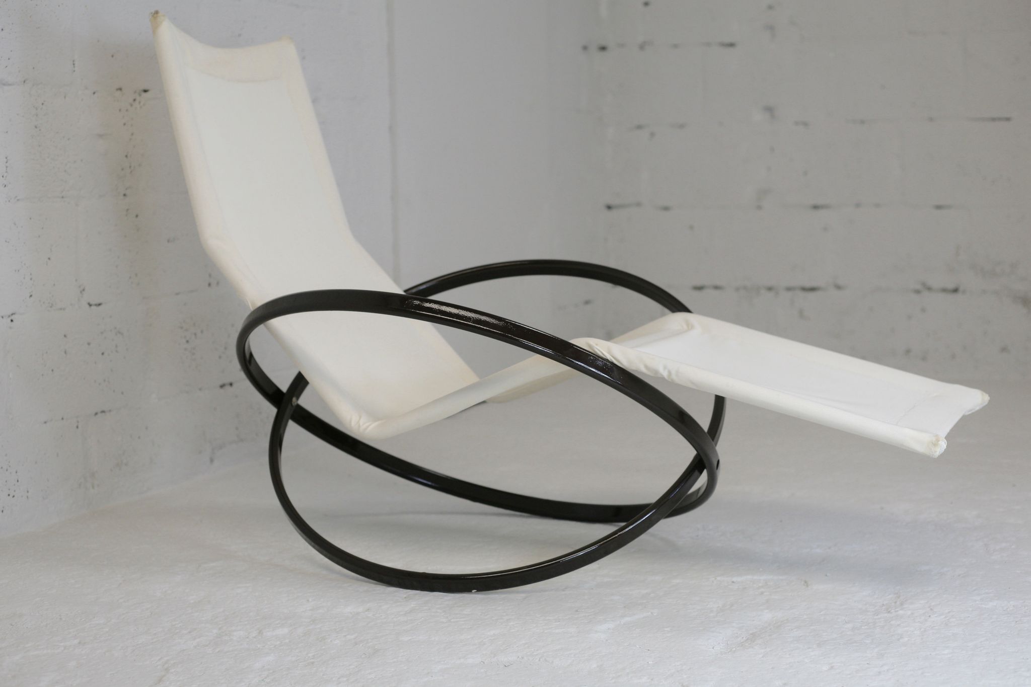 Roger Lecal rocking long chair, Jetstar model, brown lask and canvas, France, 1975