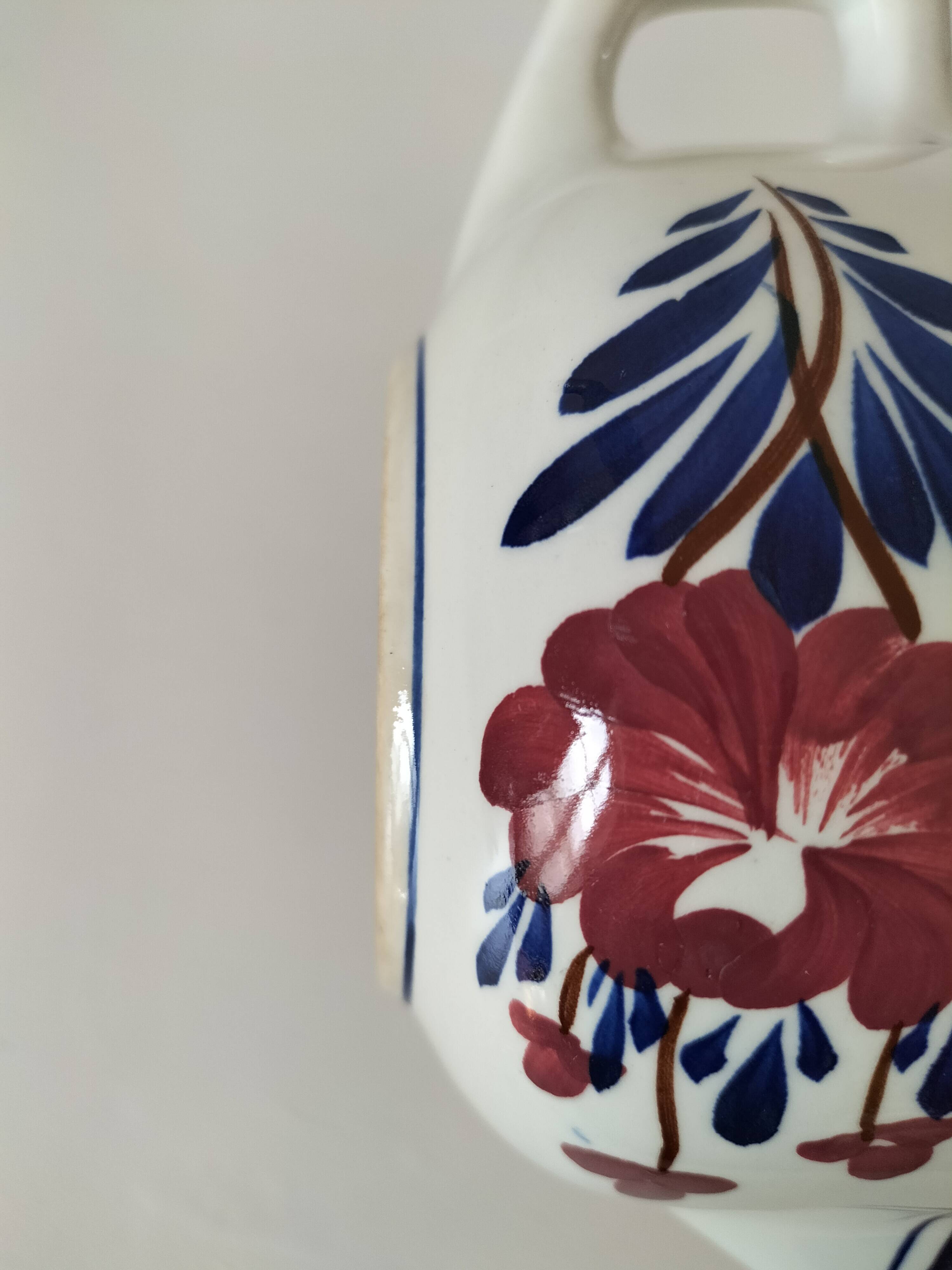 Antique Gien gravy boat – red & blue floral decoration – opaque porcelain