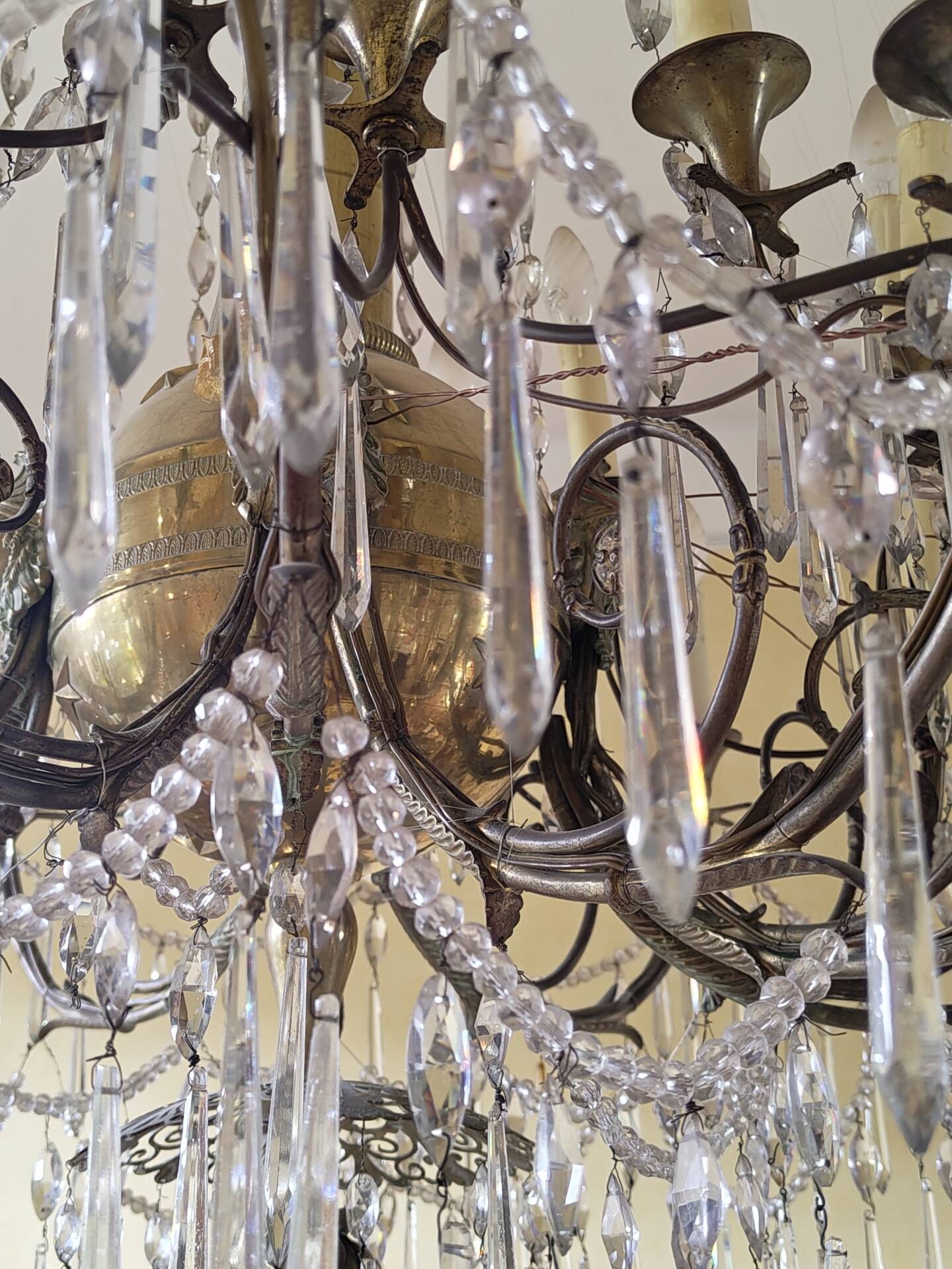 Lustre en bronze doré et crystal