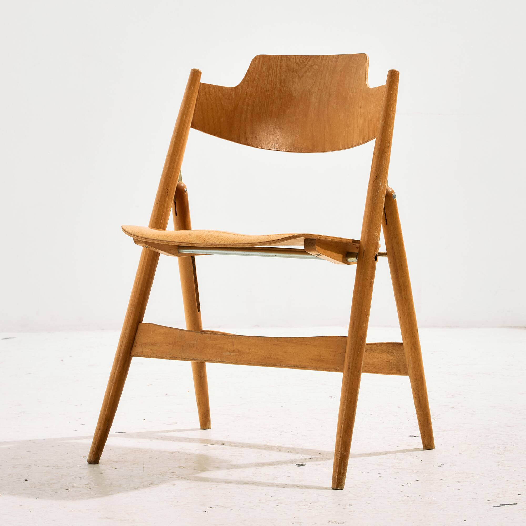 MK10848 SE 18 folding chair by Egon Eiermann for Wilde + Spieth