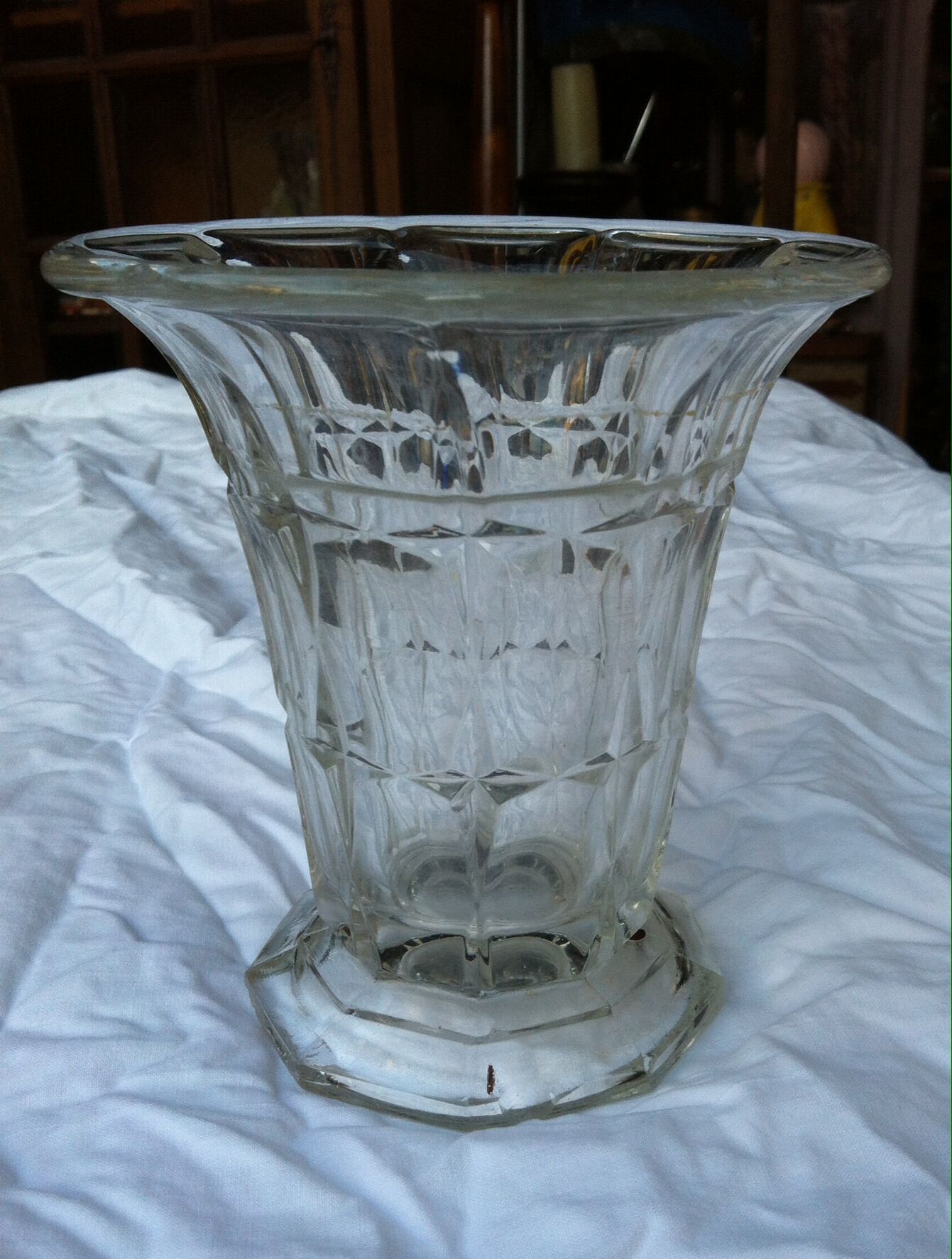 The 1930s glass vase