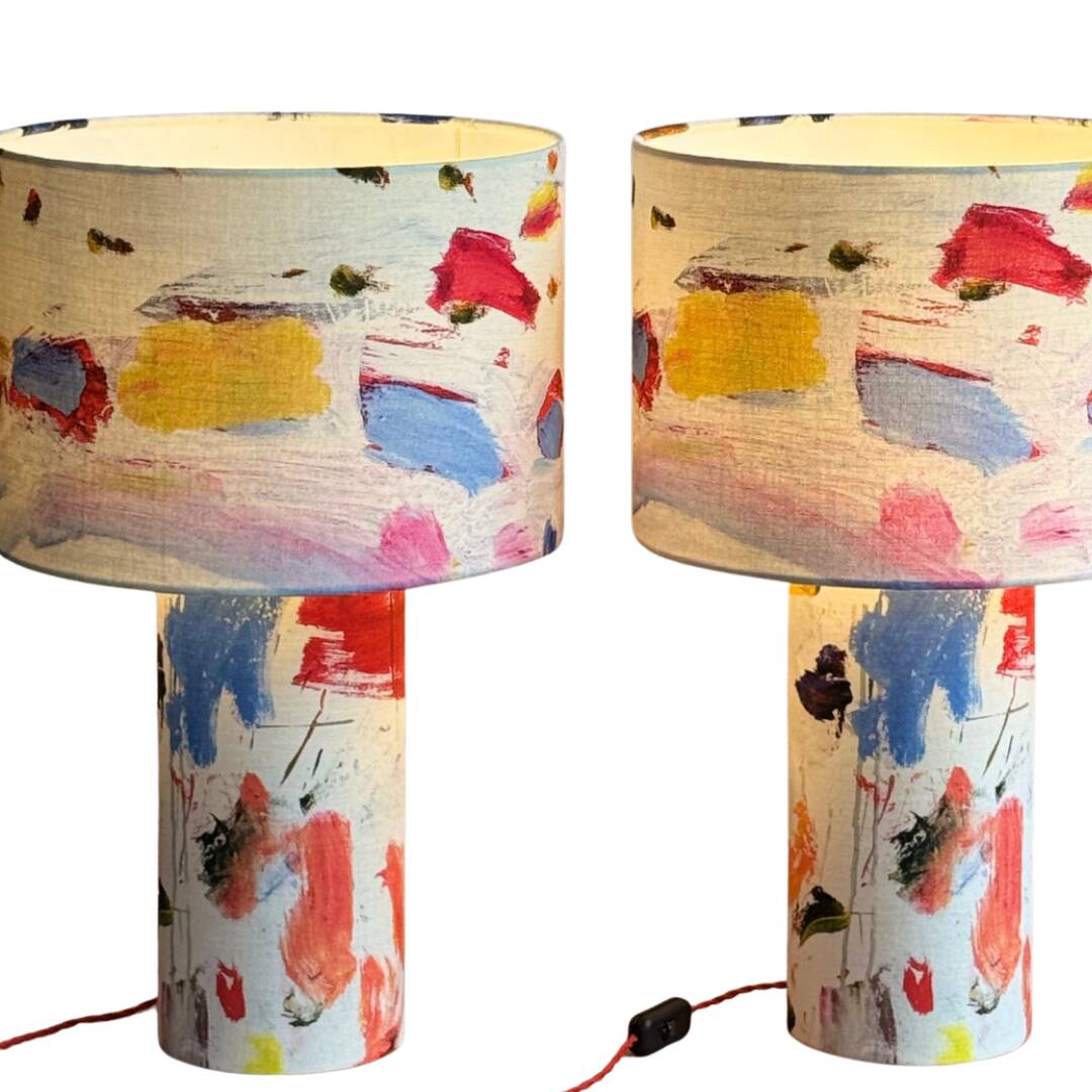 Paire de lampes tissu Pierre Frey, bleu clair et câble rouge