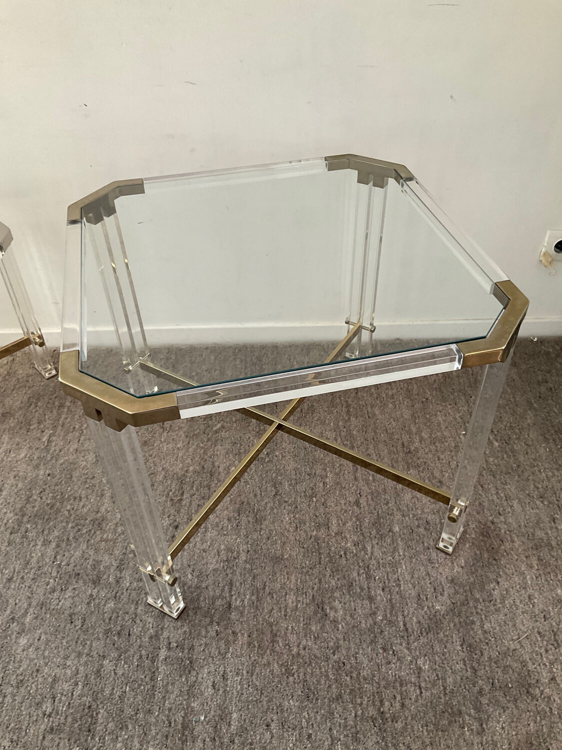 Vintage coffee table in lucite and brass 60s-70s