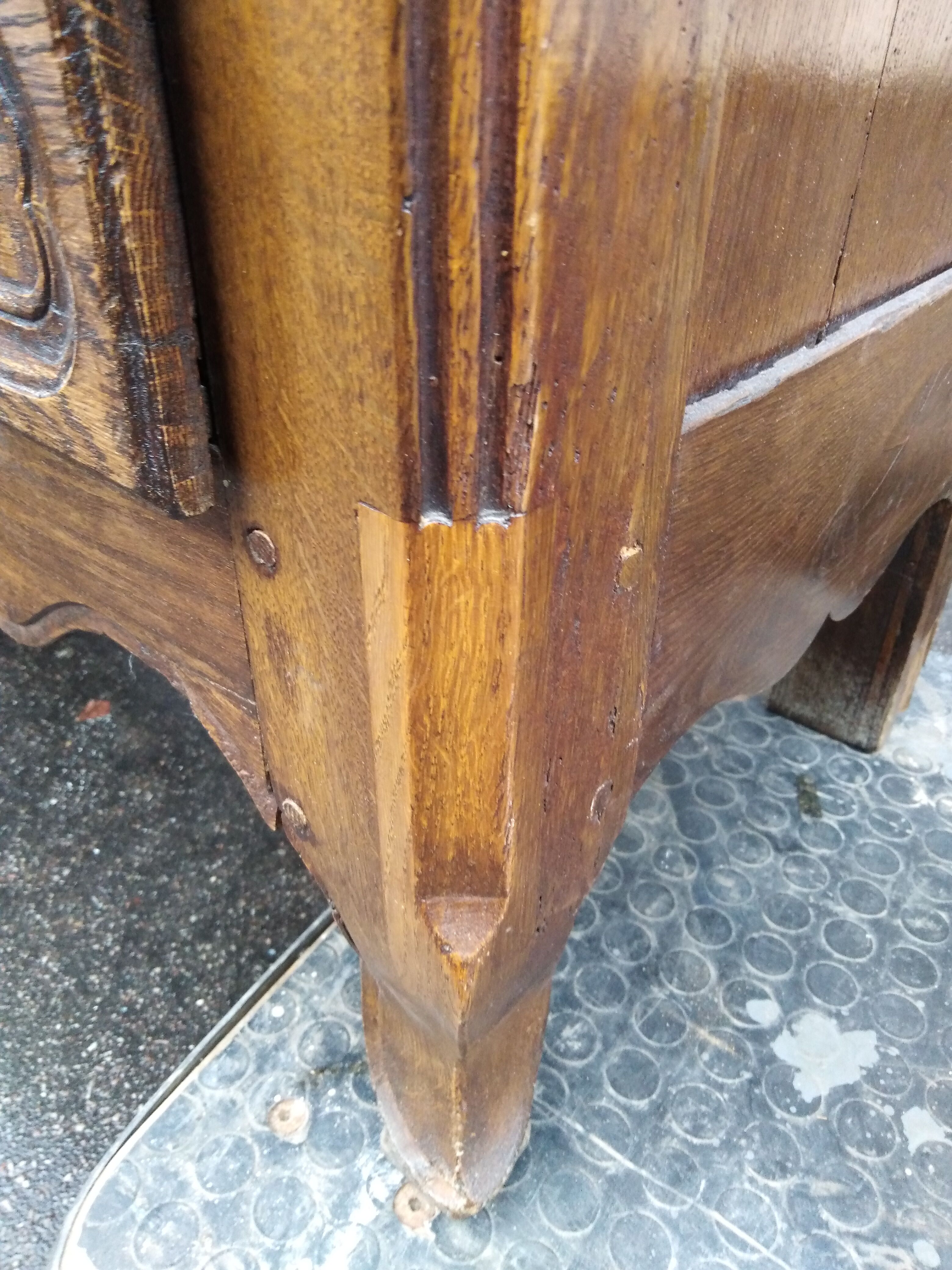 Small country cabinet, two doors two drawers. Old and functional!