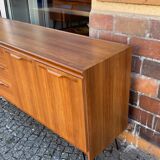 80s row with compass feet