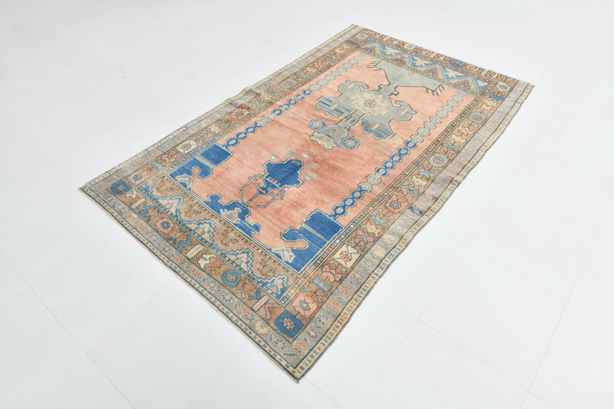 Salmon & Navy Blue Vintage Persian Rug, 131x218 Cm