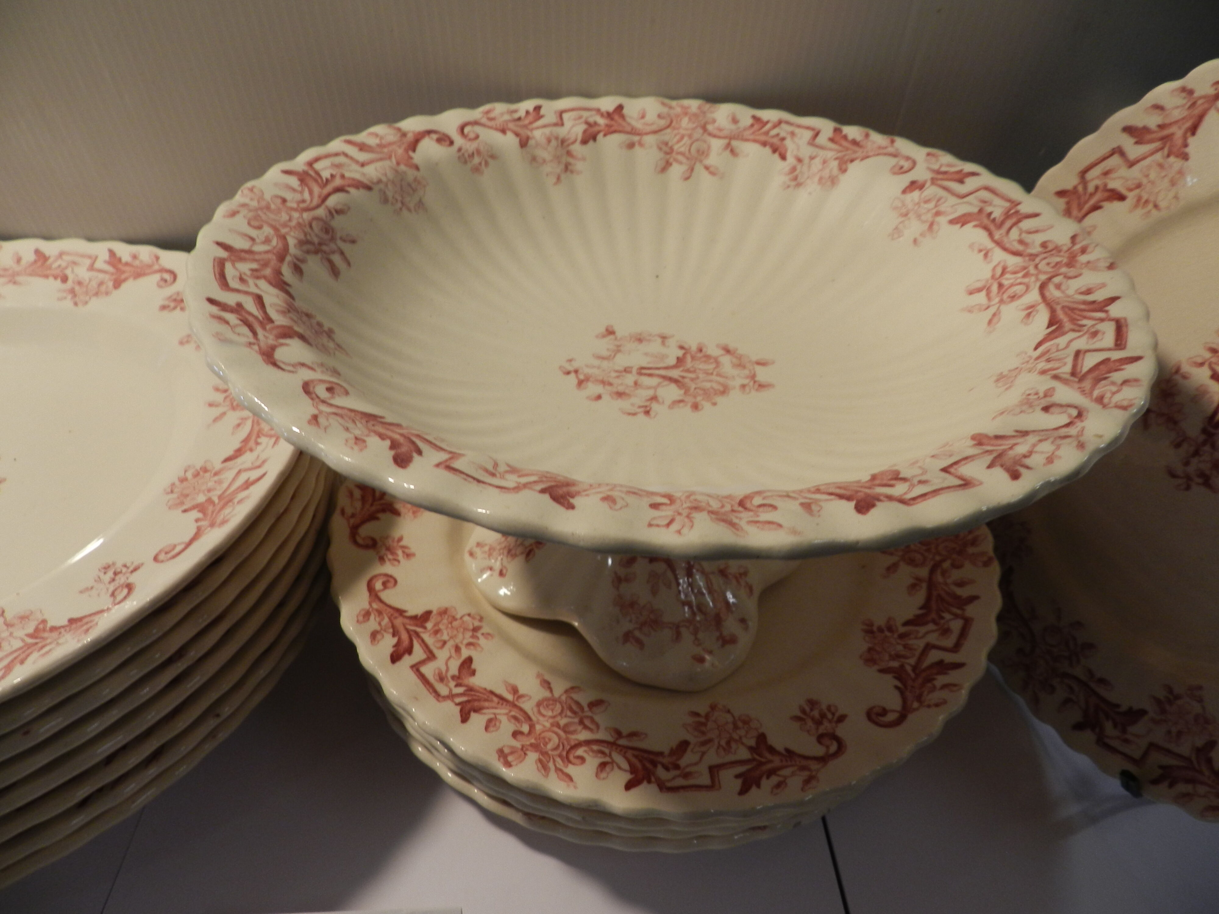 Table service party late 19th in earthenware Longchamp iron earth model louis XVI