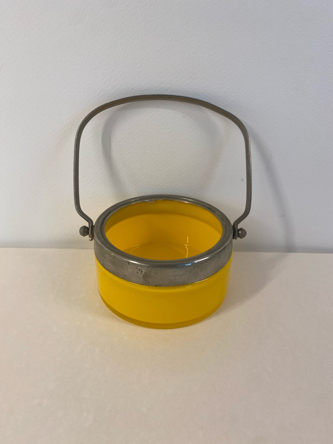Vide poche jaune années 70