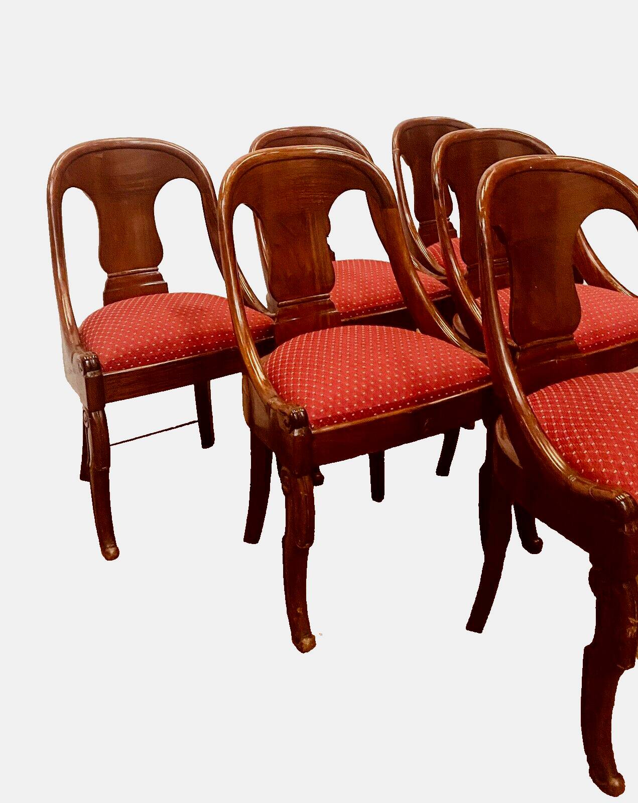 Suite de six chaises gondoles en acajou et placage XX siècle