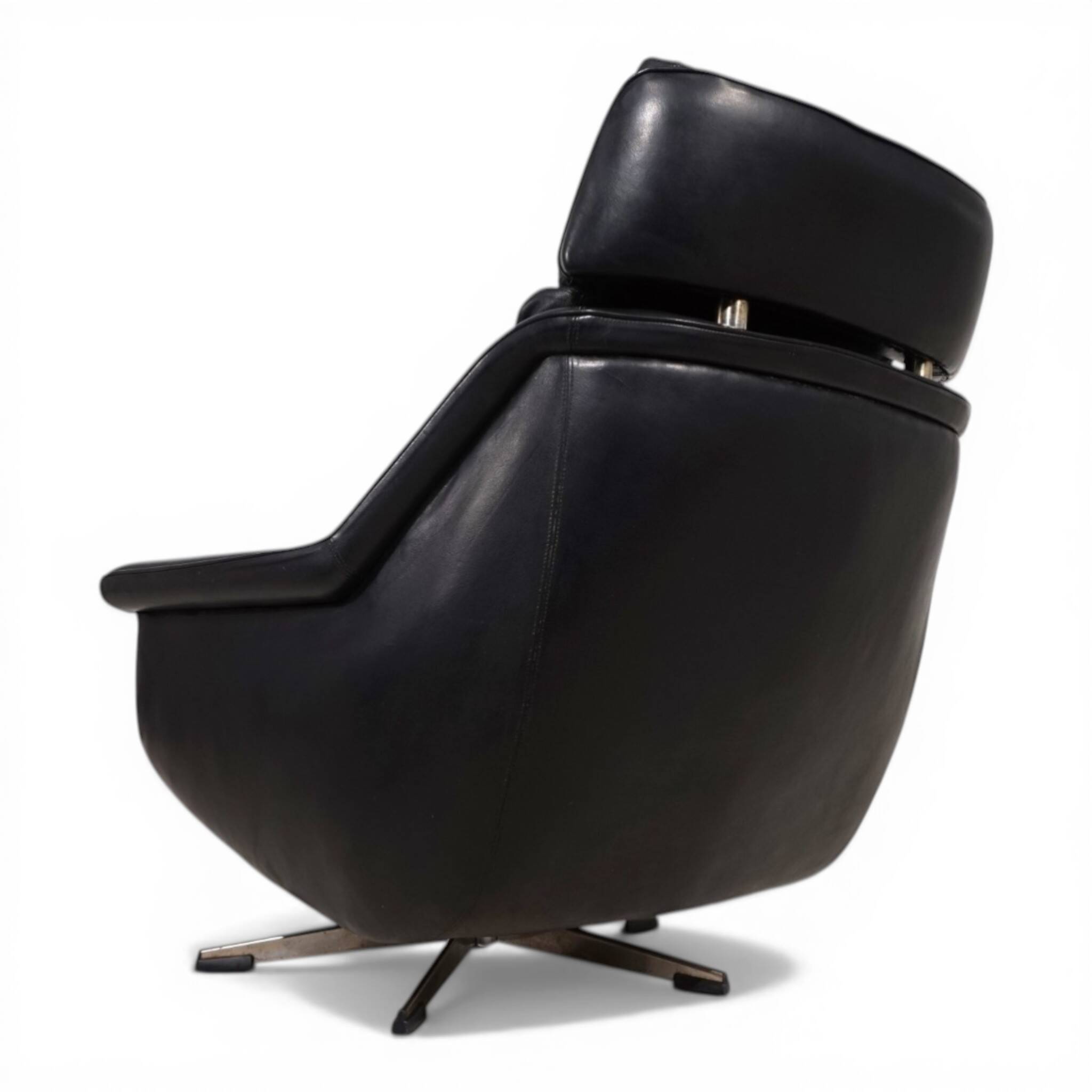 Black leather chaise longue esa 802 by Werner Langenfeld, 1970