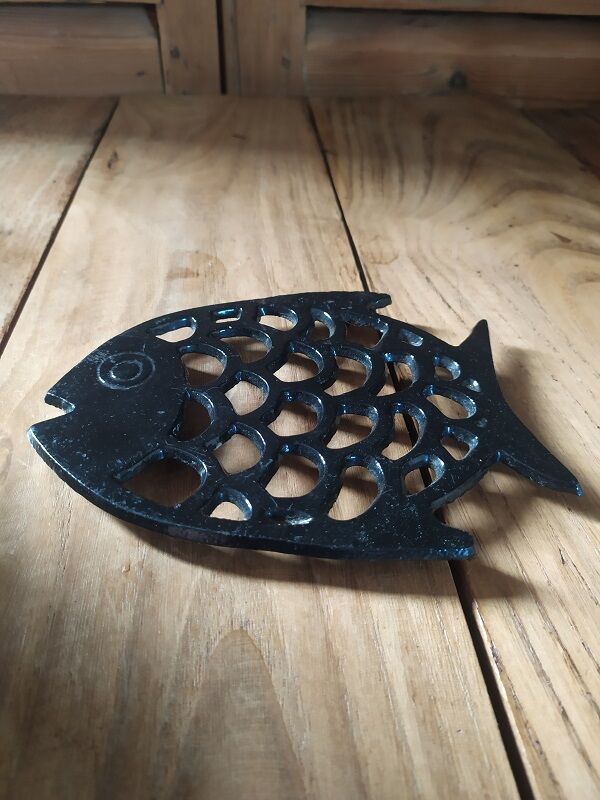 Bottom of flat metal Black Decoration Fish BT51