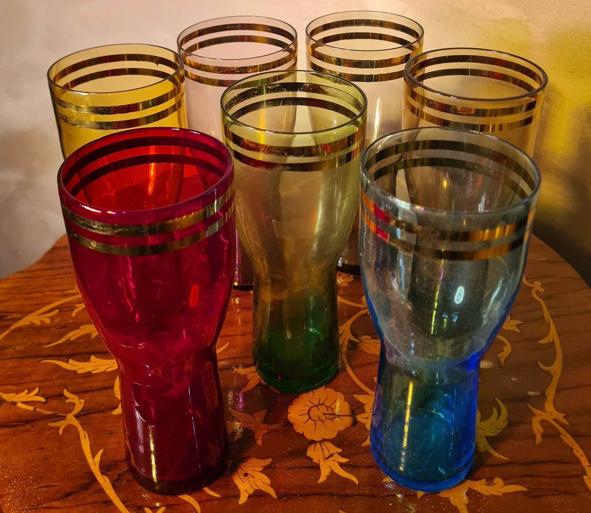 lot of 7 large tinted glasses for lemonade with double gold rim, 1950, 16x8 in good condition