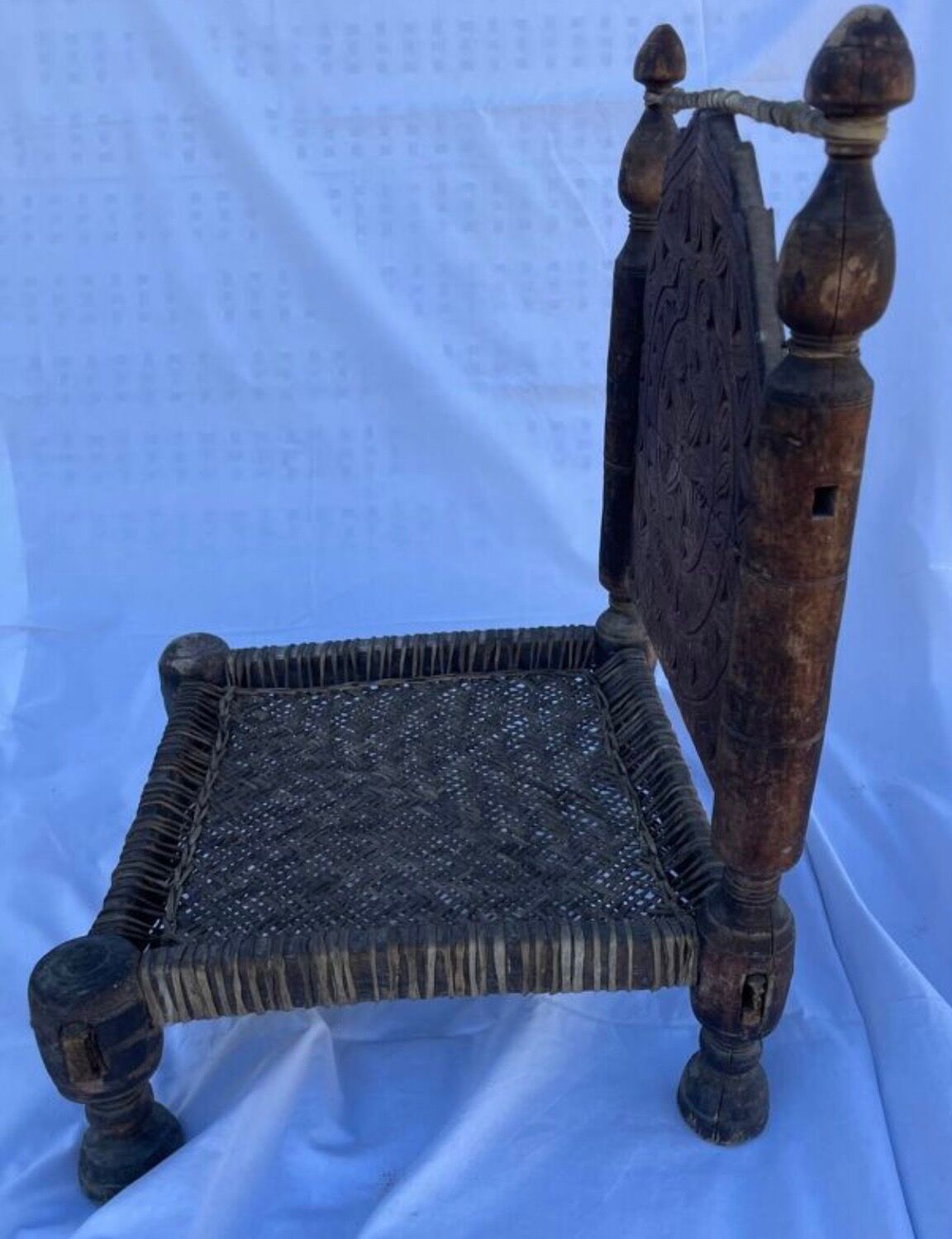 Chaise basse traditionnelle indienne