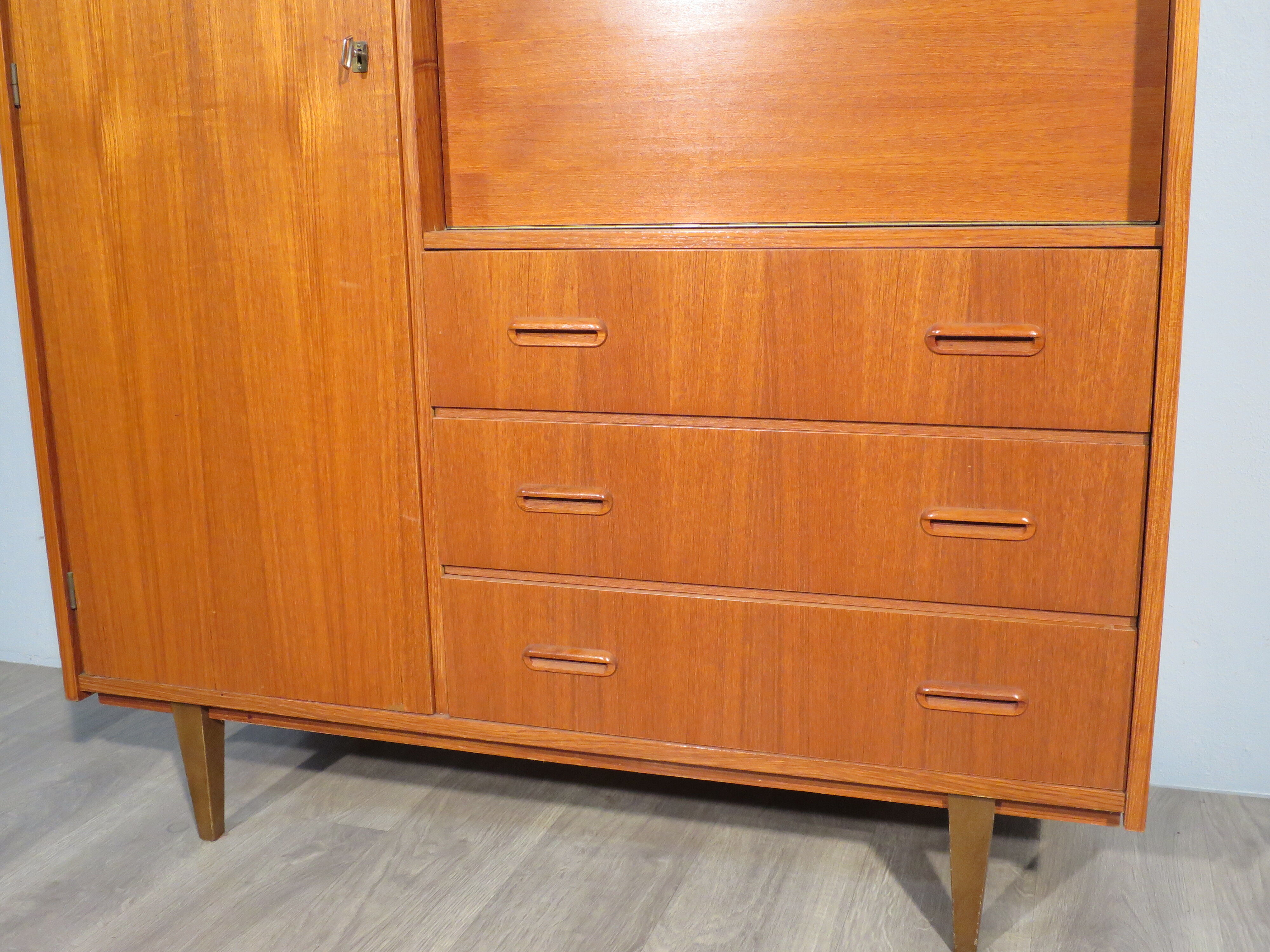 7th-sitte teak closet secretary