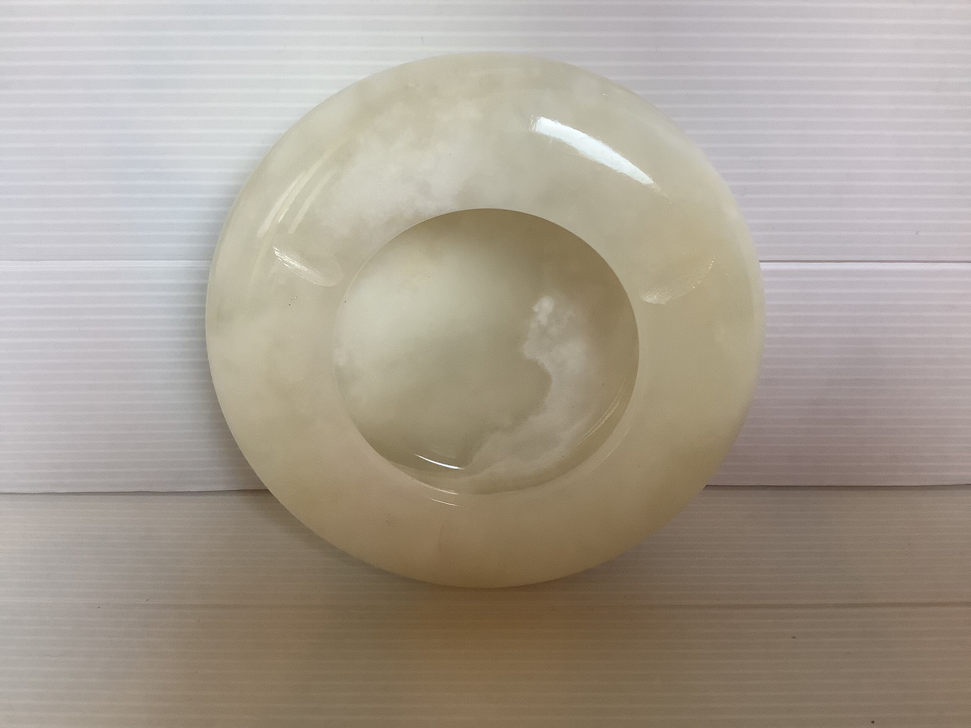 Round ashtray white marble