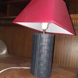 Lampe ovoïde gainée de cuir bleu tressé et couture Sellier