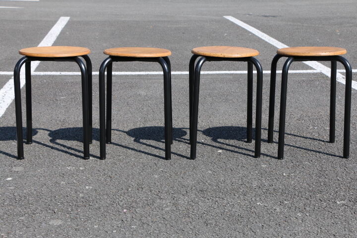 4 stools Mullca