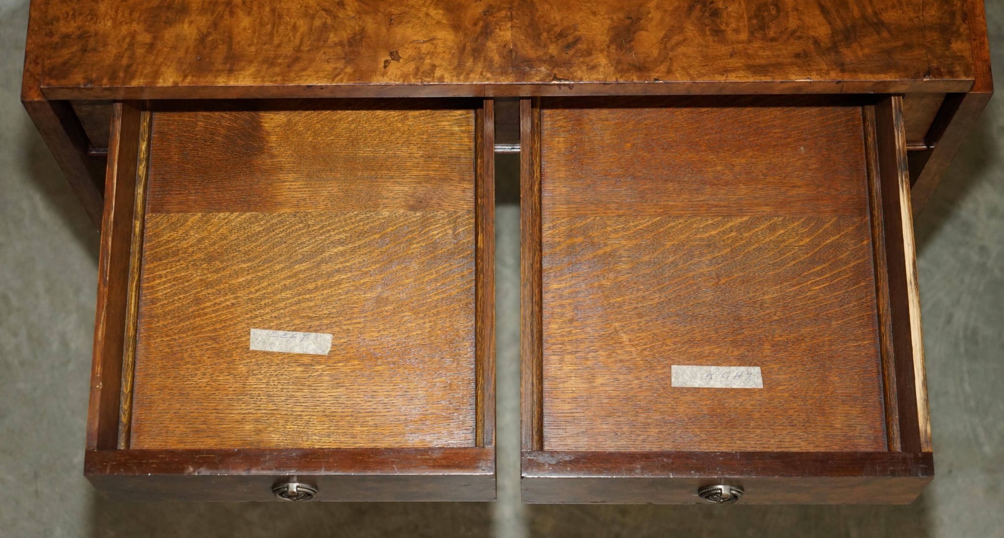 Antique extendable coffee table circa 1880 in solid walnut.