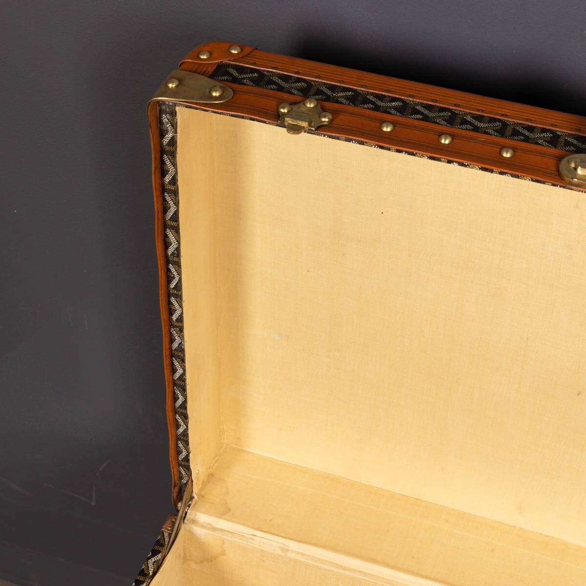 Antique 20thC French Hat Trunk In Chevron Canvas By Goyard, Paris c.1920
